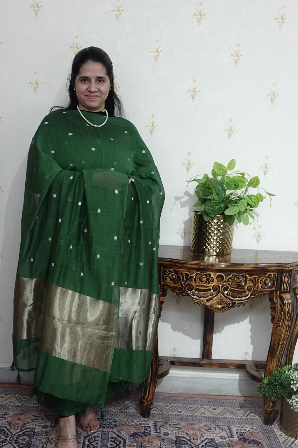 Mulchanderi Elegance: Tissue Border with Banarasi Weave