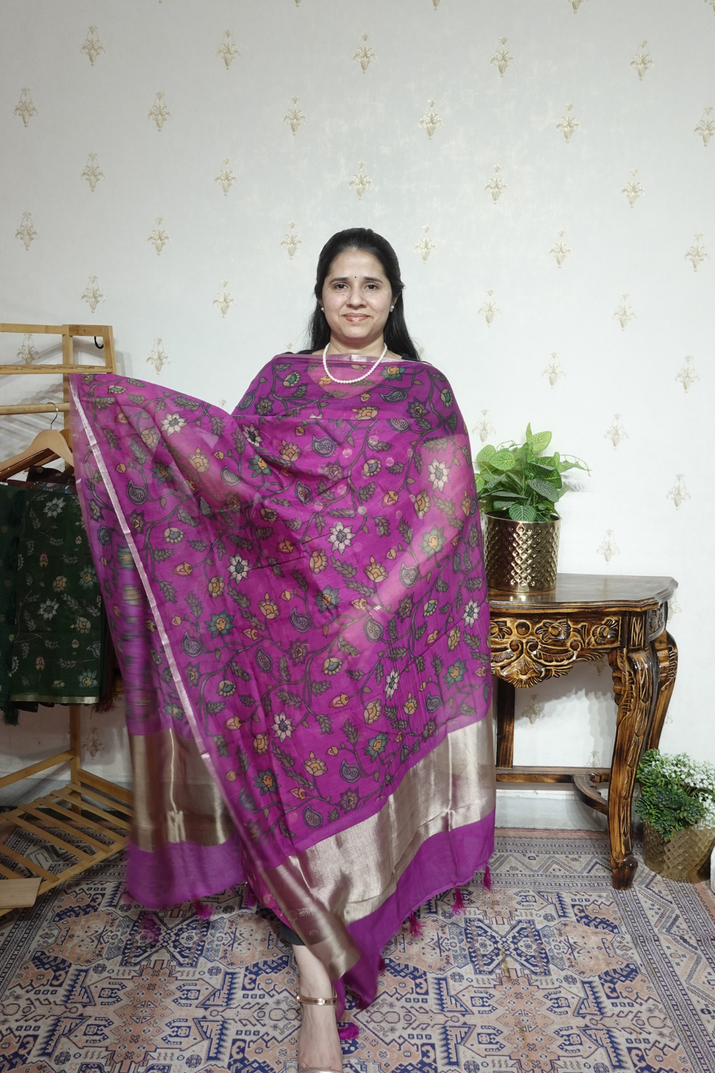 Mulchanderi Elegance: Tissue Border with Banarasi Weave and kalamkari Dupatta