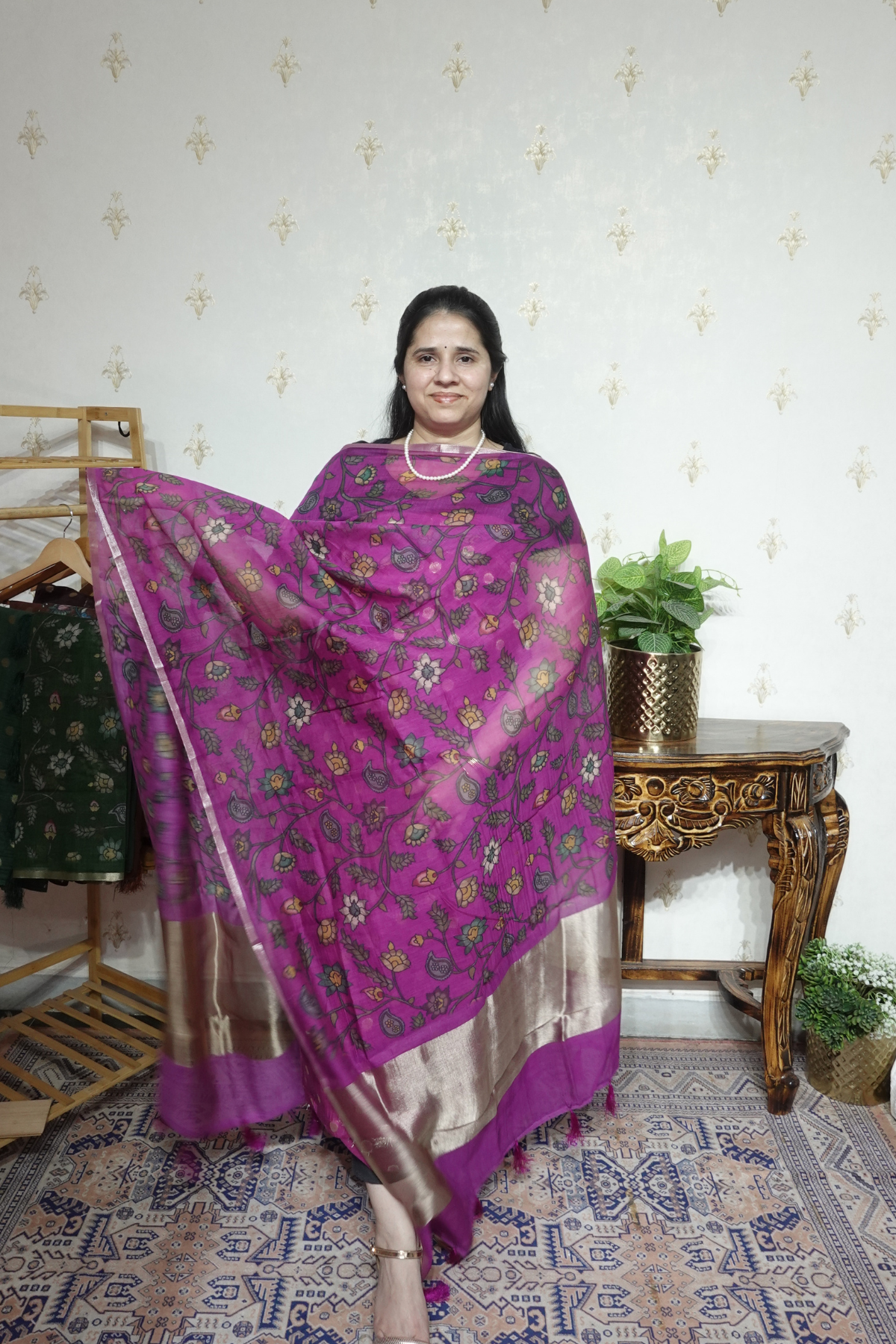 Mulchanderi Elegance: Tissue Border with Banarasi Weave and kalamkari Dupatta