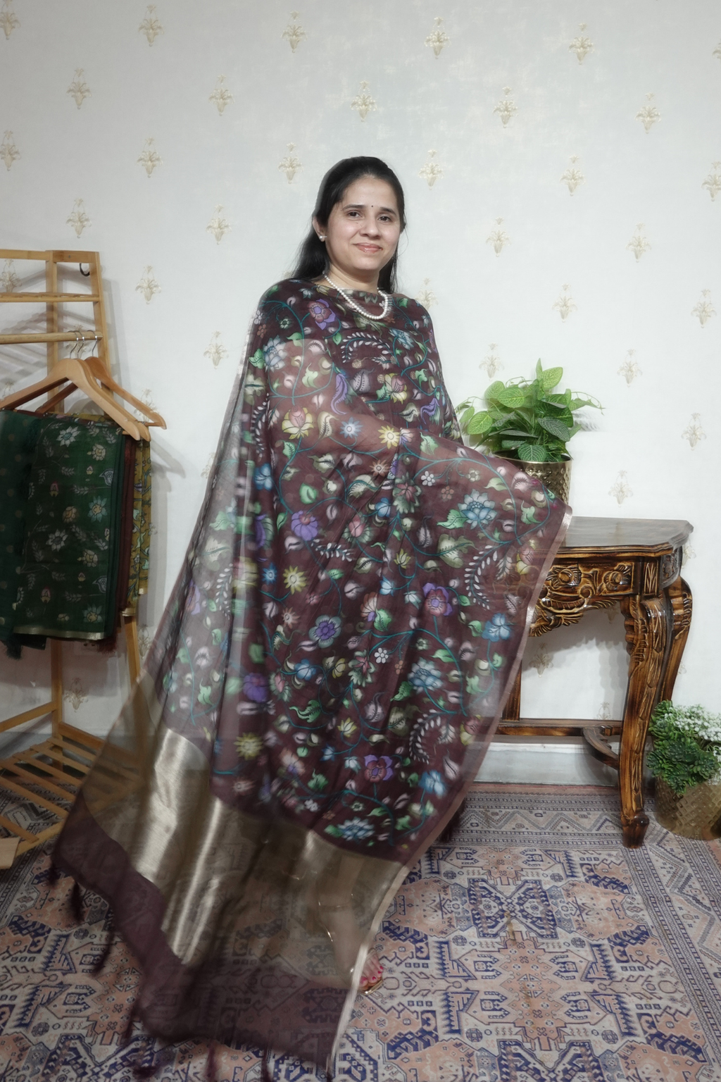 Mulchanderi Elegance: Tissue Border with Banarasi Weave and kalamkari Dupatta