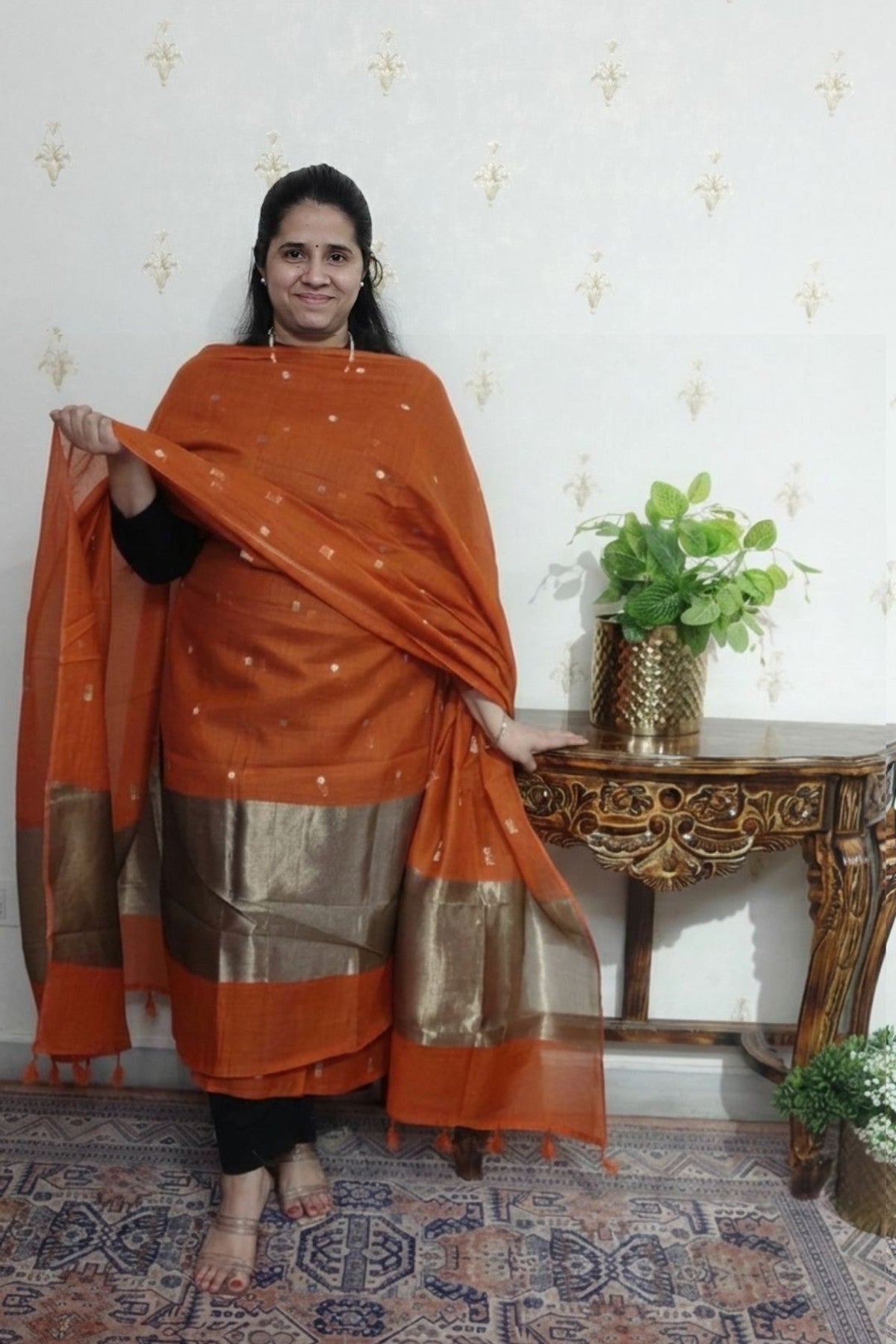 Mulchanderi Elegance: Tissue Border with Banarasi Weave