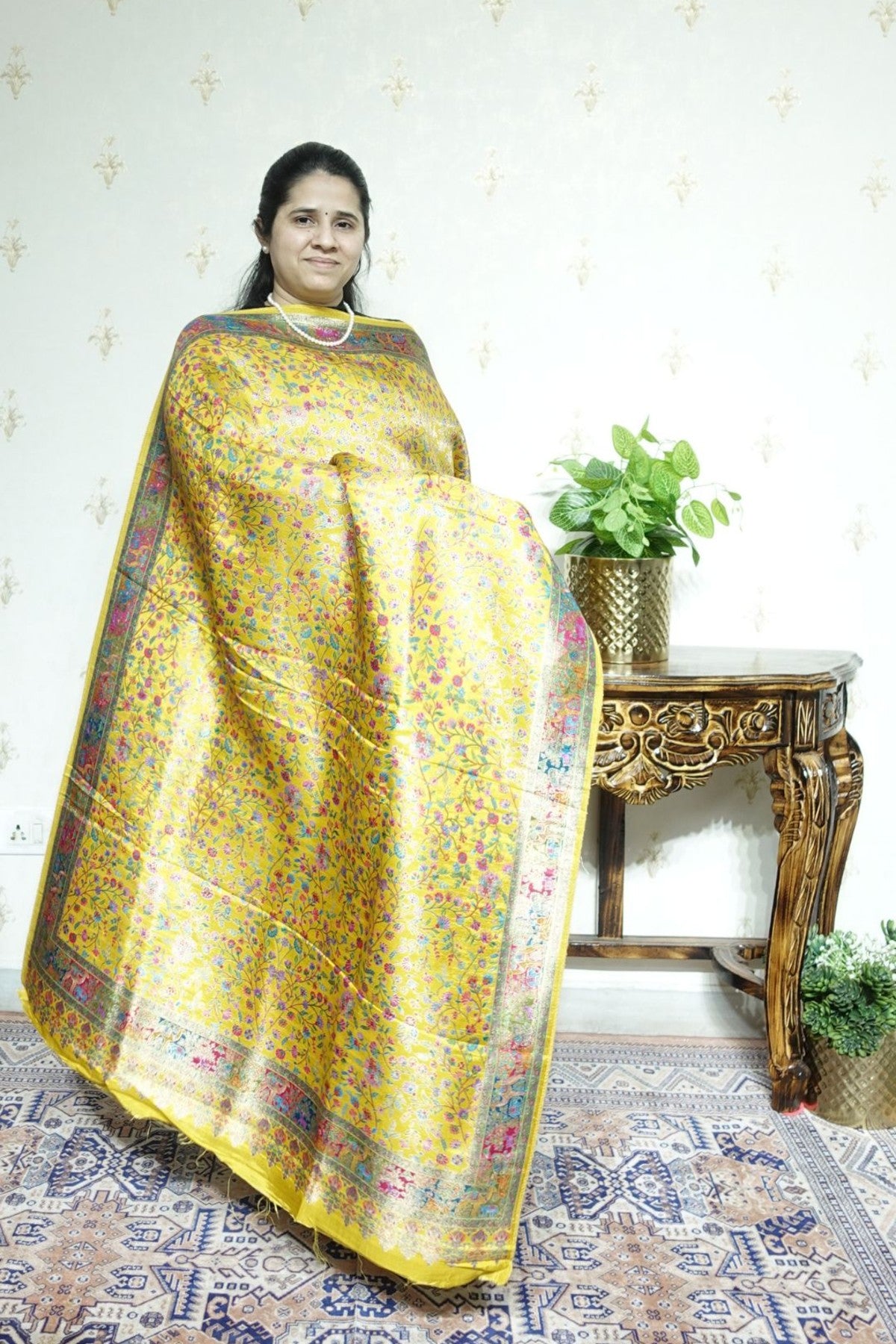 Position Weaving on Dola Silk