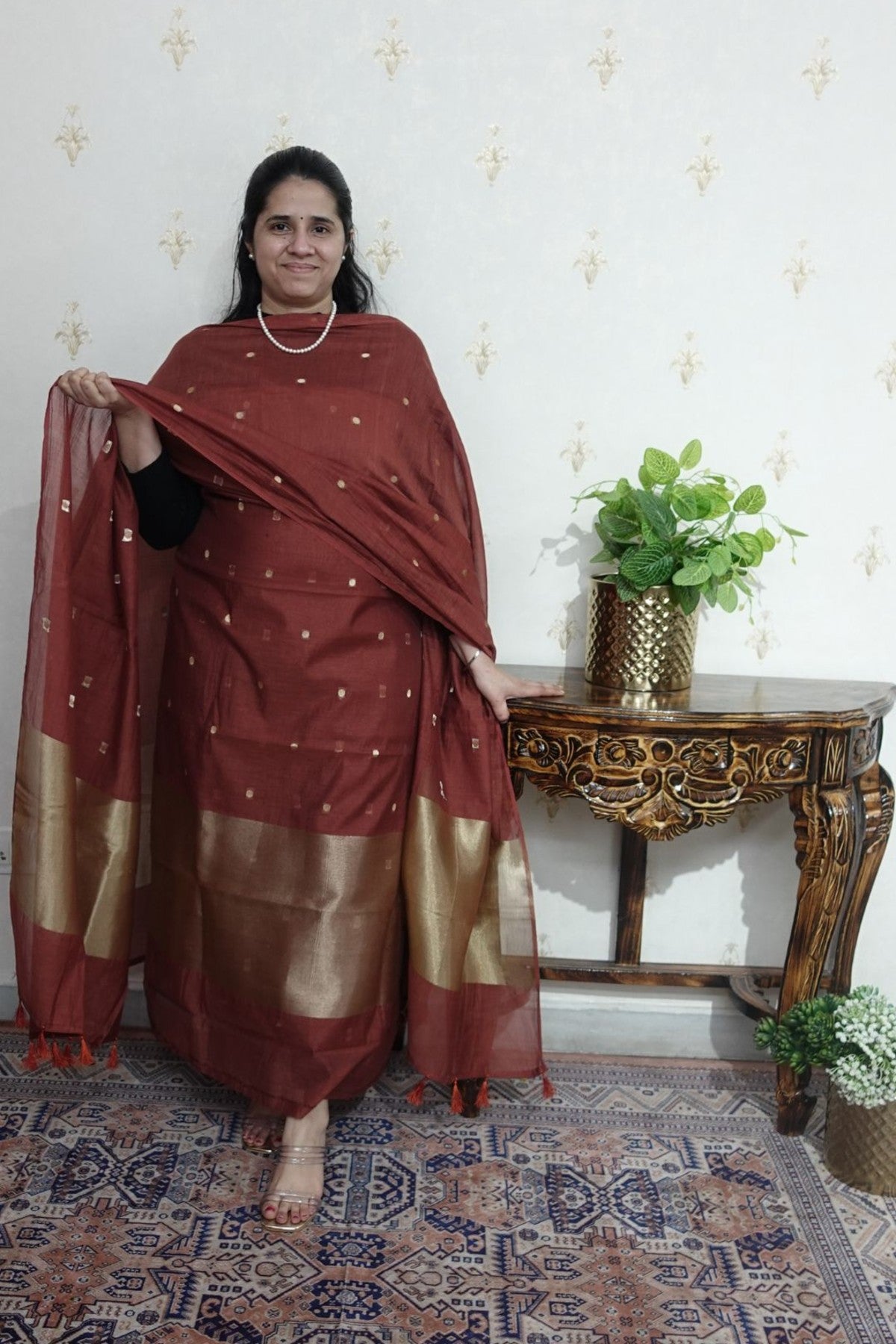 Mulchanderi Elegance: Tissue Border with Banarasi Weave
