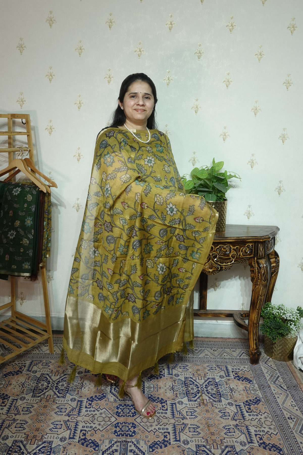 Mulchanderi Elegance: Tissue Border with Banarasi Weave and kalamkari Dupatta