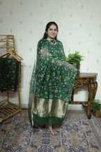 Mulchanderi Elegance: Tissue Border with Banarasi Weave and kalamkari Dupatta
