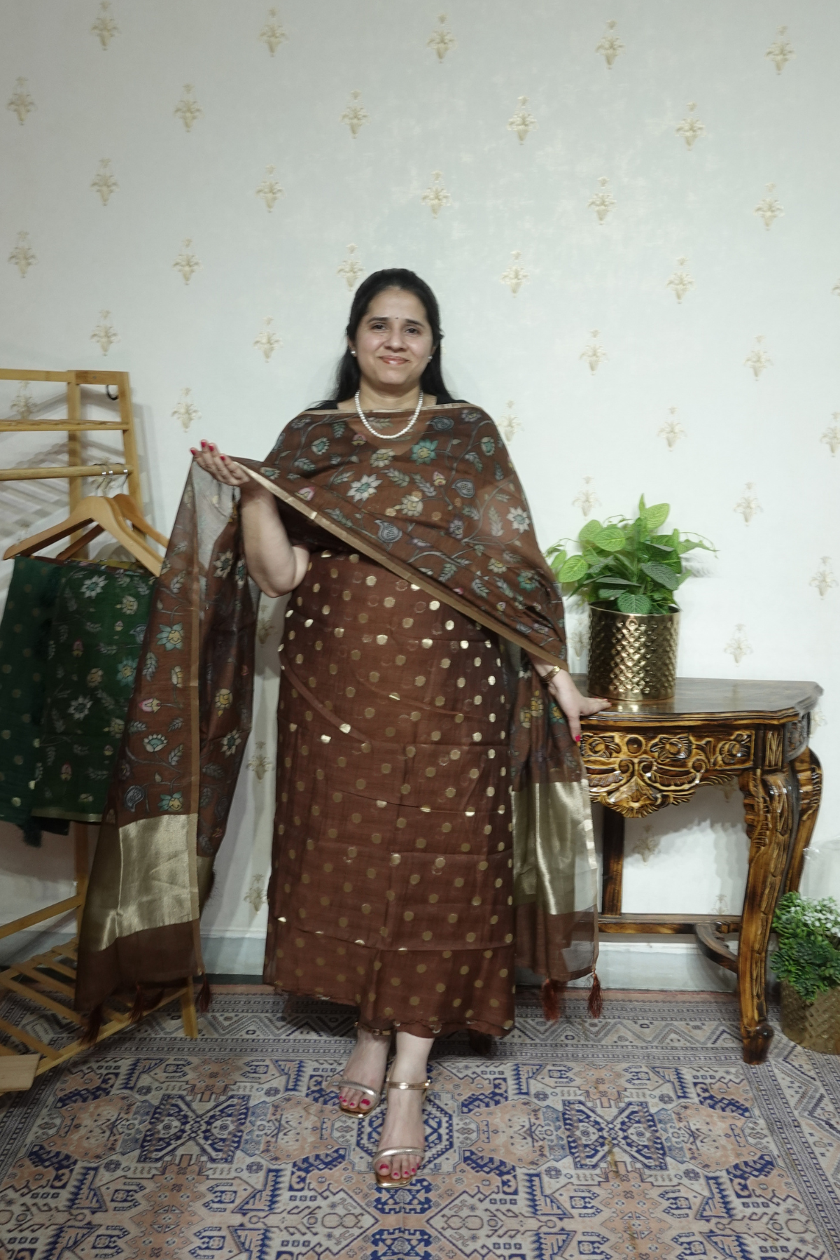 Mulchanderi Elegance: Tissue Border with Banarasi Weave and kalamkari Dupatta