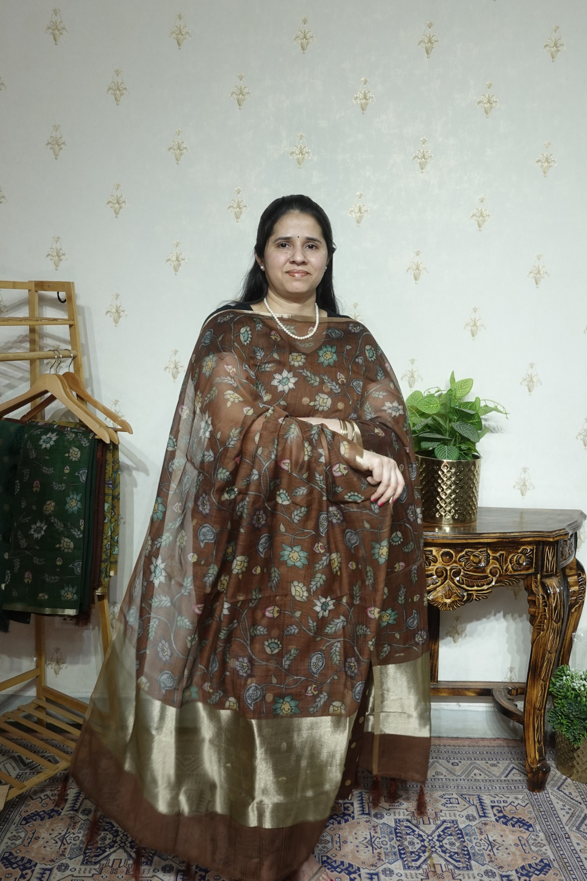 Mulchanderi Elegance: Tissue Border with Banarasi Weave and kalamkari Dupatta