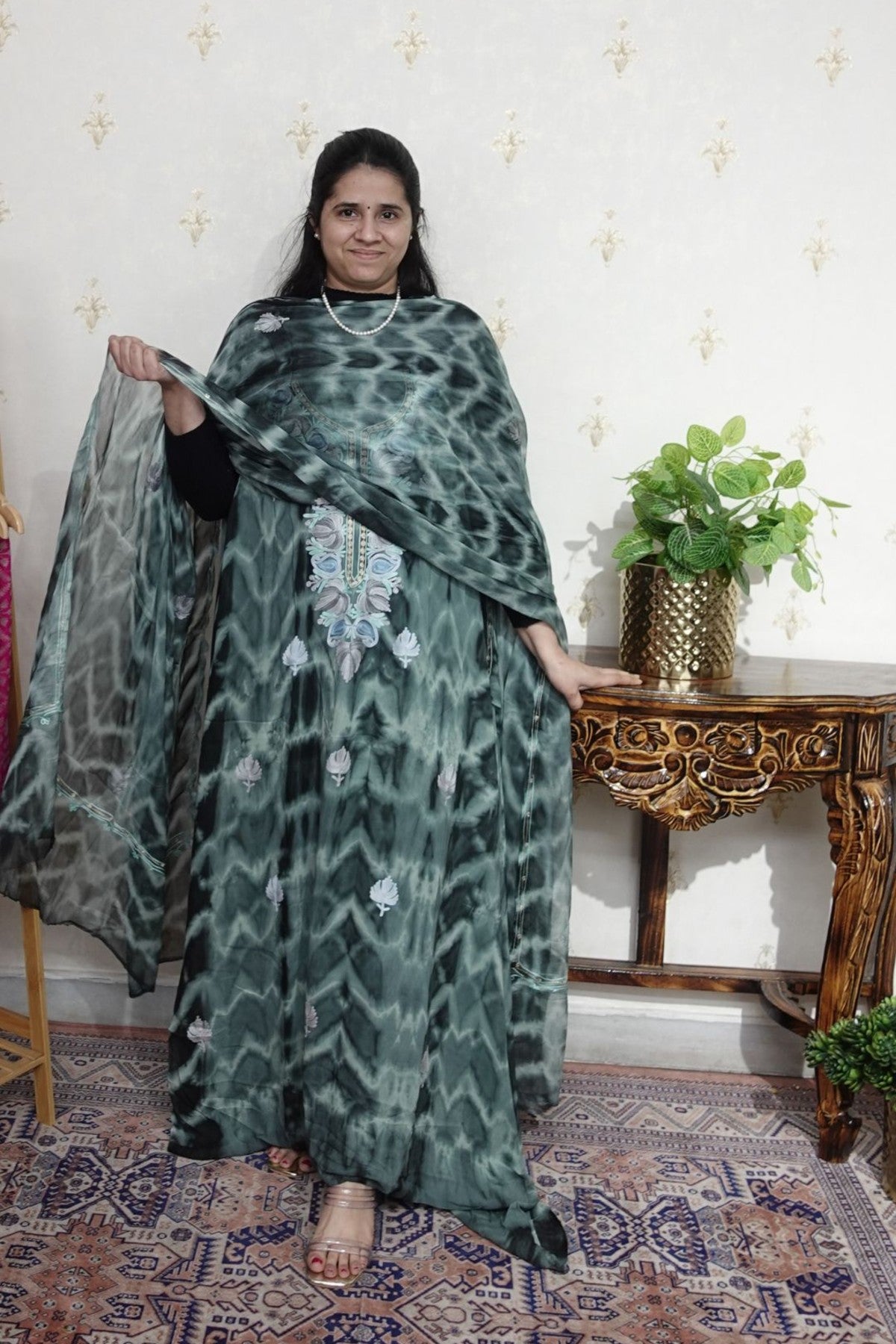 Kashmiri Georgette with Aari work