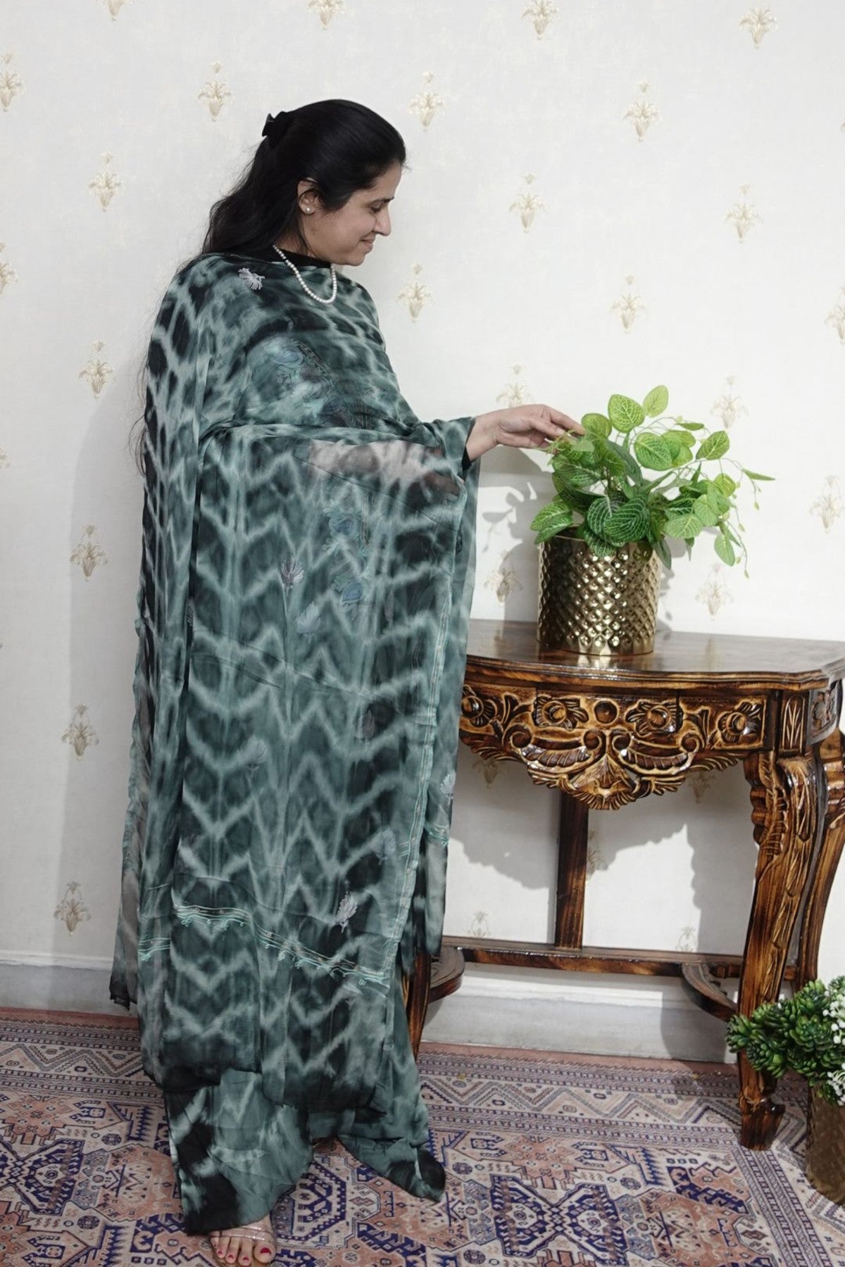 Kashmiri Georgette with Aari work