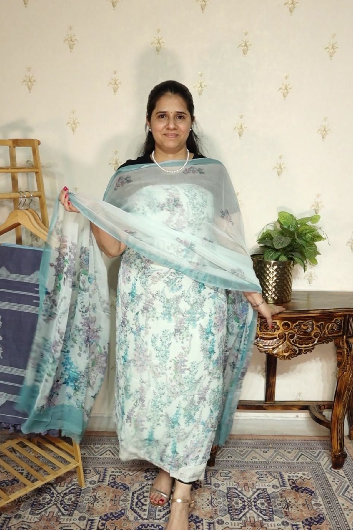 Floral Print on Chiffon with Chiffon Dupatta and Crape bottom