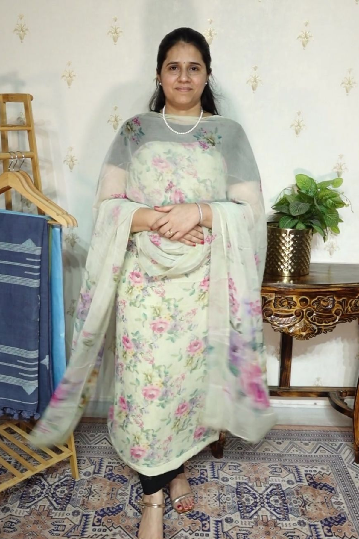 Floral Print on Chiffon with Chiffon Dupatta and Crape bottom