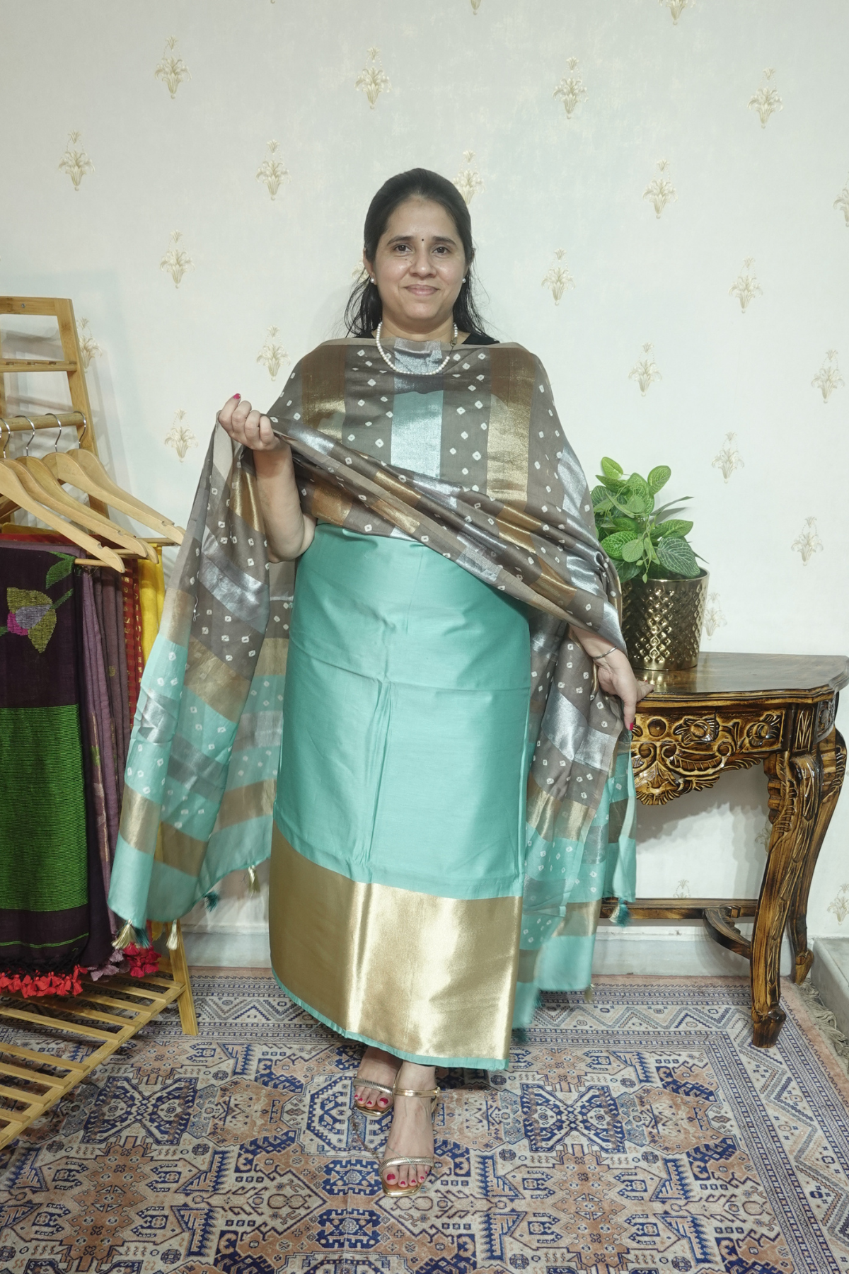 Pure Mul Elegance: Banarsi Weaving with Bandini Dupatta and Tie and Dye