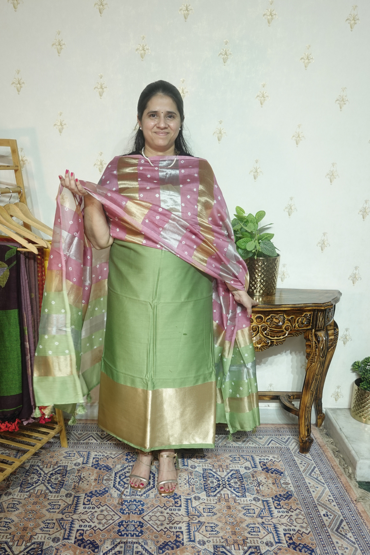 Pure Mul Elegance: Banarsi Weaving with Bandini Dupatta and Tie and Dye
