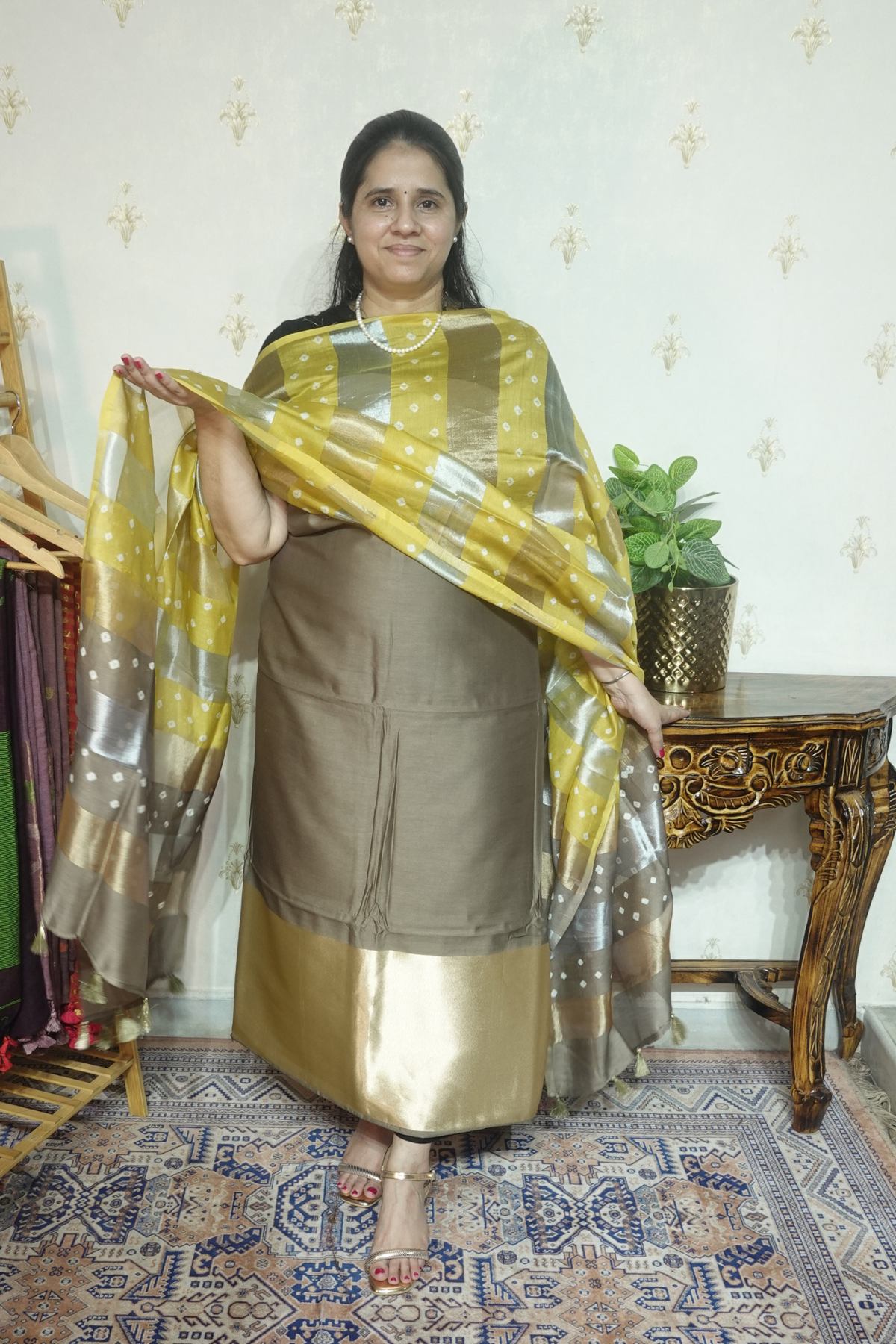 Pure Mul Elegance: Banarsi Weaving with Bandini Dupatta and Tie and Dye