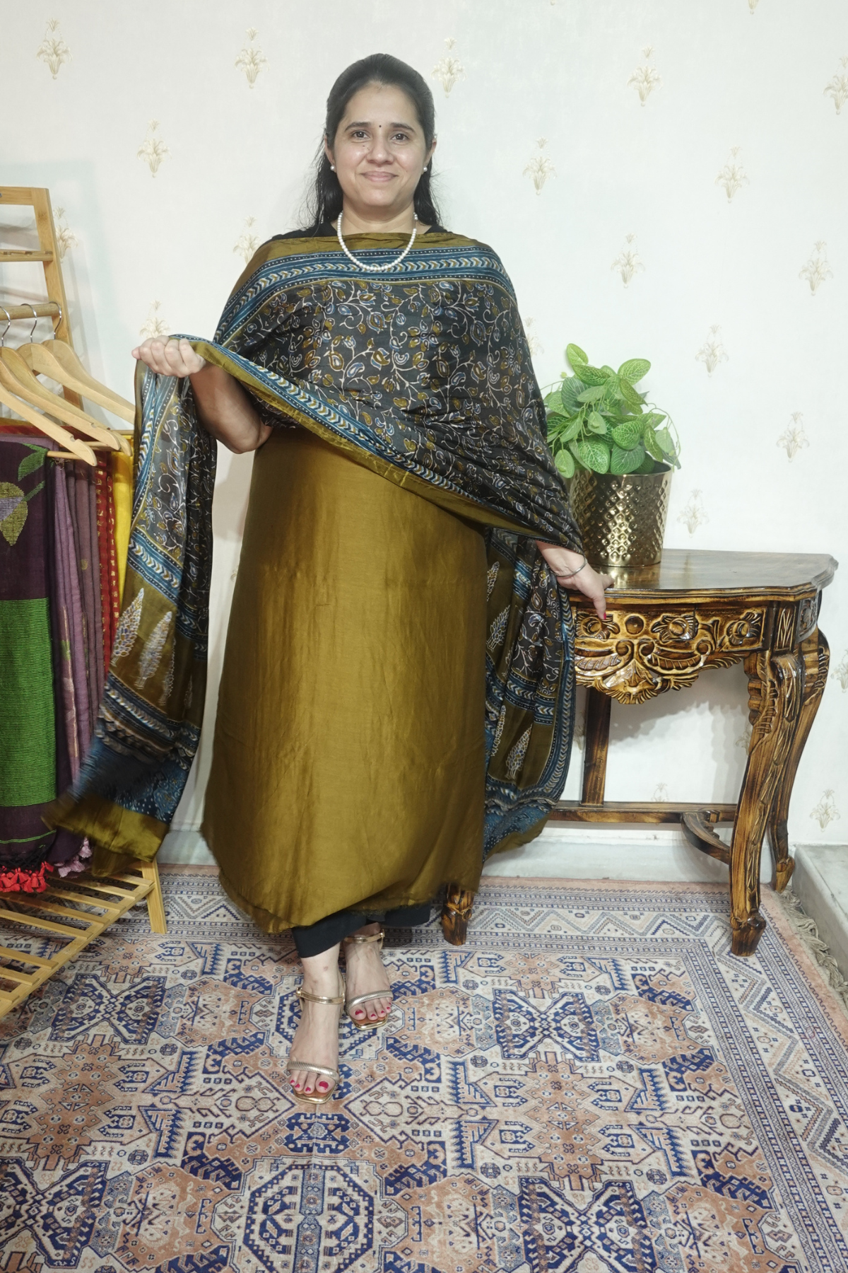 Maheshwari Silk with Tabby Dupatta