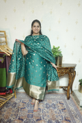 Pure Mul Elegance: Banarsi Weaving with Bandini Dupatta