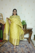 Pure Mul Elegance: Banarsi Weaving with Bandini Dupatta